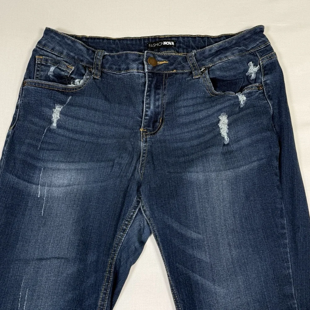 Lot of 3 Women s Jeans‎ 2 x 1822 and FashionNova Size 10/11 See Decrip for sizes